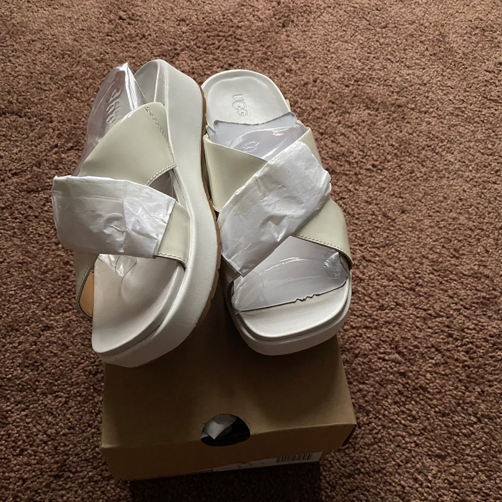 Ugg Flatform Sandals
